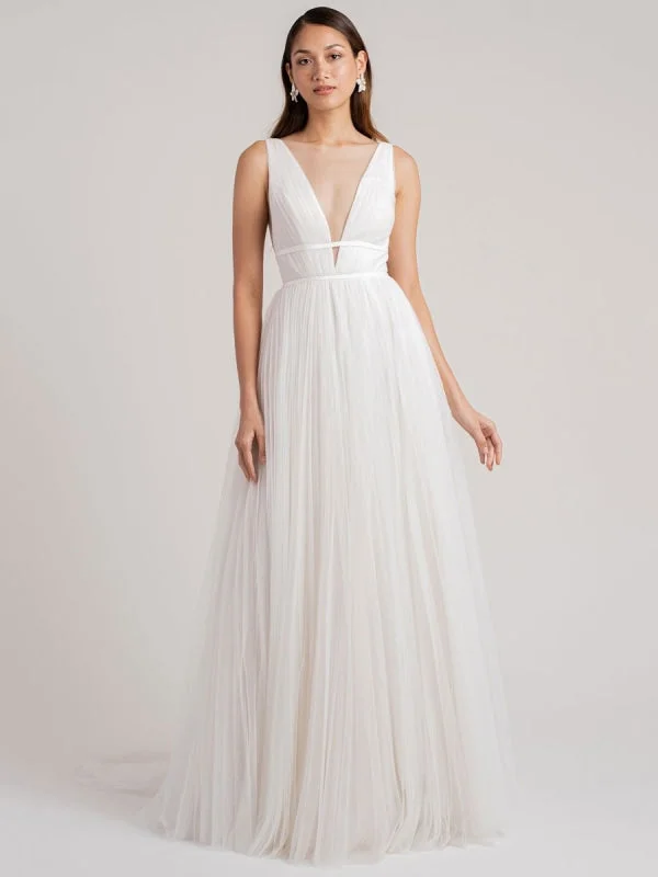 White Simple Wedding Dress A-Line V-Neck Sleeveless Floor-Length Pleated Tulle Bridal Gowns