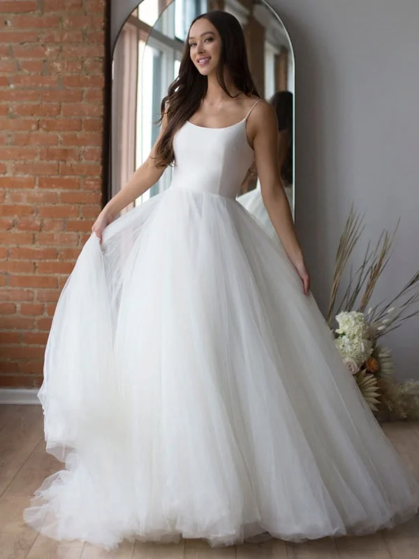 White Wedding Dress Designed Neckline Sleeveless Backless Zipper Tiered With Train Tulle Long Bridal Gowns